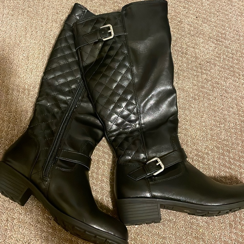 Boots size 7.5